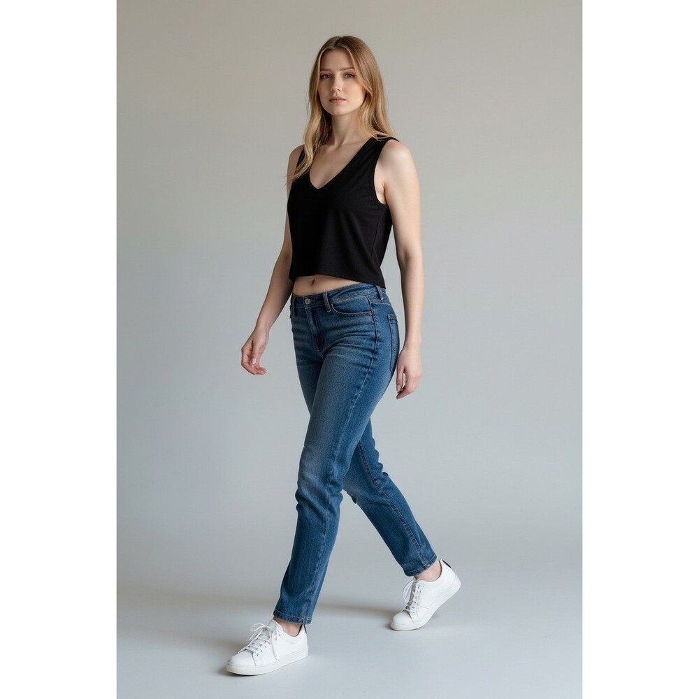 Mills Millie Bobby Brown Black Rivbed Crop Top Juniors Size XXL New With Tag